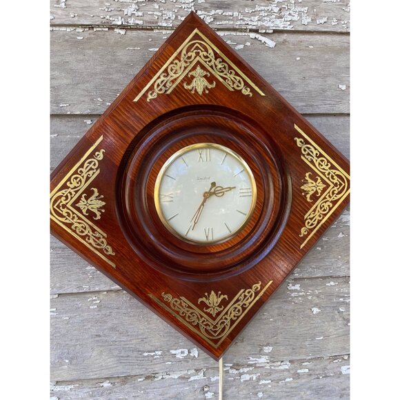 Vintage MCM Wood Gold United Clock Corp. Electric Wall Clock Convex Glass - Picture 7 of 14
